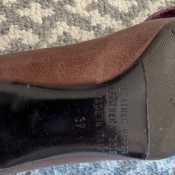 Beautiful unique kitten heels with peep toe and bow - Picture 5 of 5